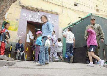Los mayores de seis años serán enviados a hogares sustitutos.