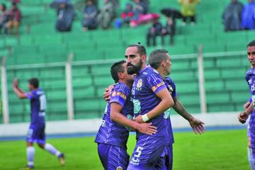 Los realistas festejan el gol de la igualdad.