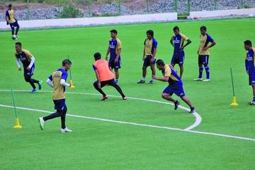 Los jugadores potosinos durante su entrenamiento.