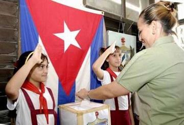 Cuba vota en comicios y se encamina el relevo de Raúl Castro