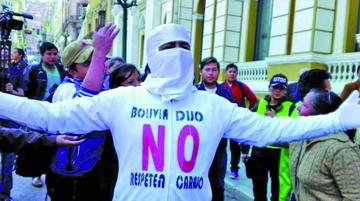 Reprochan a Evo por no respetar el 21 de febrero