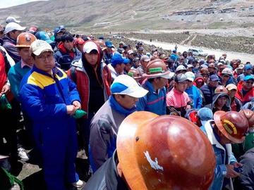 Los cooperativistas potosinos mantienen la toma del yacimiento Jayaquila.