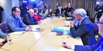 Ayer el equipo chileno se reunió para afinar detalles de su presentación.