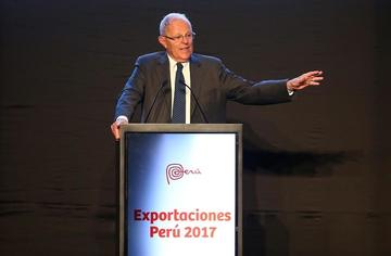 Denuncian que Kuczynsky trata de comprar votos y evitar procesos