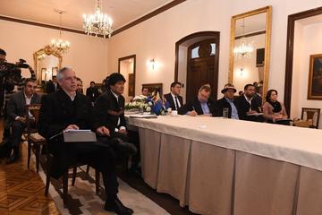 El presidente Morales siguió desde las 5:00, hora boliviana, la primera jornada de exposición del vecino país.