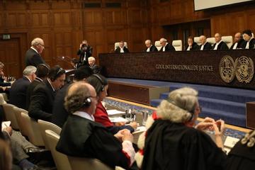 En su primera jornada de presentación, Chile se extendió más allá de las tres horas fijadas y no logró acabar con lo que