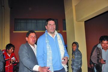 Claure: si alguien pone dinero con gusto le doy el Bolívar