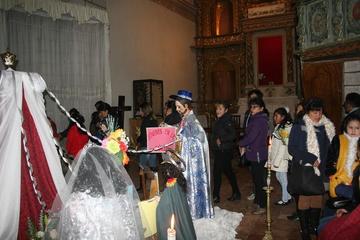 La población visitó los templos de Potosí.