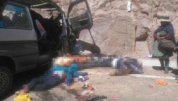 Los cuerpos quedaron regados en el asfalto.