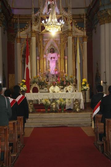 Monseñor Ricardo Centellas, en el solemne tedeum en la Santa Basílica Catedral.