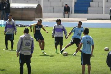 Los futbolistas lilas durante su entrenamiento.