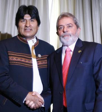 Oposición pide investigar a Evo Morales por el email Odebrecht 