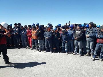 Trabajadores denuncian la violación de sus derechos 