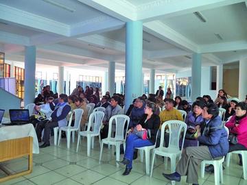 Capacitan a 154 unidades educativas sobre el desayuno de escolares