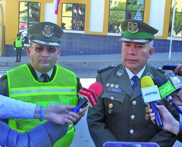 Socializan con choferes el uso del cinturón de seguridad
