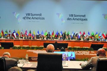 El vicepresidente de los Estados Unidos, Mike Pence, participa en la sesión plenaria de la octava versión del encuentro.