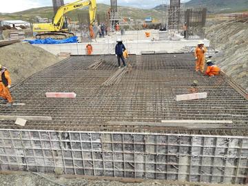 Destacan los avances en la construcción de cementera