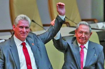 Díaz-Canel asume la presidencia de Cuba y promete continuidad