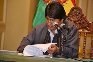 El mandatariopromulga la norma en Palacio de Gobierno.