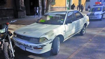Este es el vehículo en el que estaban los supuestos delincuentes.