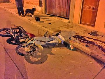 Buscan al chofer que  mató a una persona