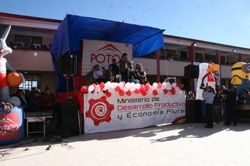 La unidad educativa contempla el bachillerato técnico orientado a la minería.