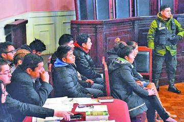 Ocho jóvenes van a juicio por la muerte de un estudiante de la UMSA