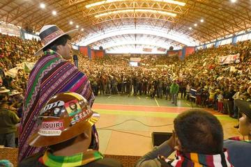 Evo Morales asistió a la inauguración del congreso del Conamaq.