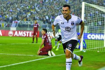 Esteban Paredes festeja uno de sus goles.