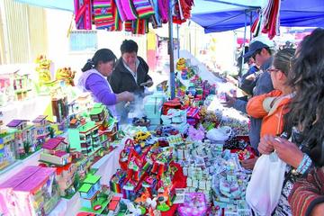 La feria de Alasita comienza  el domingo