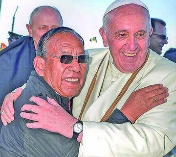 La nueva autoridad católica junto al Papa Francisco.