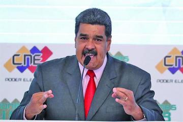 El presidente venezolano pronuncia un discurso durante la ceremonia donde recibió la credencial como mandatario electo.