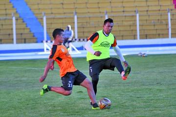 El DT Cari contará con Soliz, Alemán y Puña para el partido del sábado