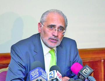 Mesa: no dejaré de ser vocero del litigio del mar pese a los ataques