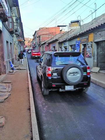 Se normaliza el tráfico de autos por la Bolívar