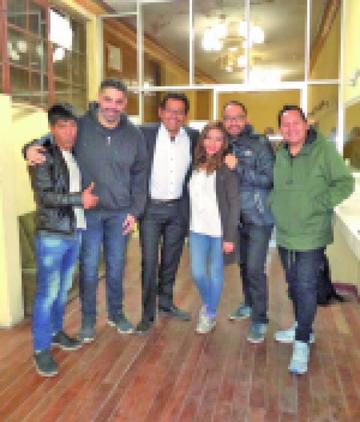 Con éxito presentan festival del humor
