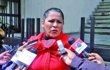 Fiscalía imputa a expresidenta de ABC por corrupción en contratos