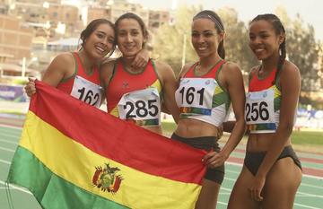 Las deportistas también sumaron un récord nacional con 46'16'' después de 40 años. El anterior fue fijado en 1978, con 4