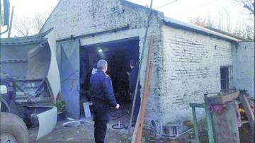 En el allanamiento evidenciaron que vivían en chozas y galpones, sin los mínimos servicios.