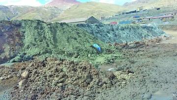 Cierran operaciones de KZ Minerals por verter colas a quebrada