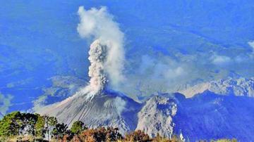Alertan de descenso de sedimentos del volcán Santiaguito de Guatemala