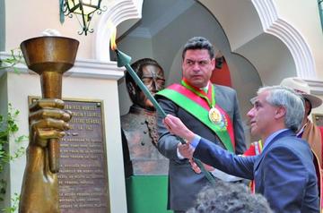 Álvaro Linera elogia al alcalde Revilla