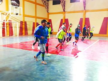 El plantel trabaja en el coliseo de Cachirancho “La Bombonera”.