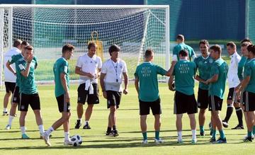 El entrenador Joachim Loew, en el cierre de las prácticas.