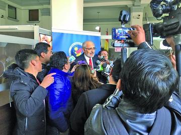 Mesa denuncia a dos ministros y al procurador por caso Quiborax