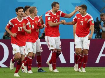 Los jugadores rusos celebran el triunfo.