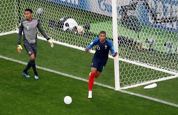 Francia apaga el sueño de Perú