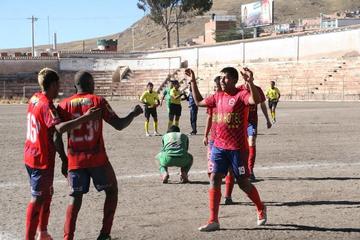 Los futbolistas de Stormers San Lorenzo celebran el triunfo.