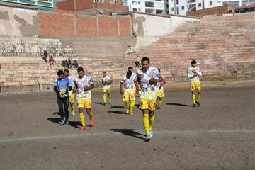 Los jugadores de Rosario antes de empezar el partido.