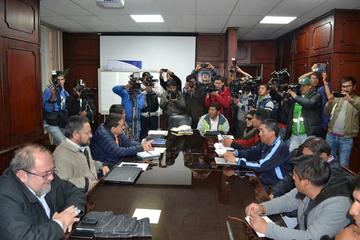 Altos funcionarios y representantes de la casa de estudios.